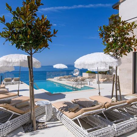 Gallery Luxury Suites & Rooms-Only Adults Split Exterior photo