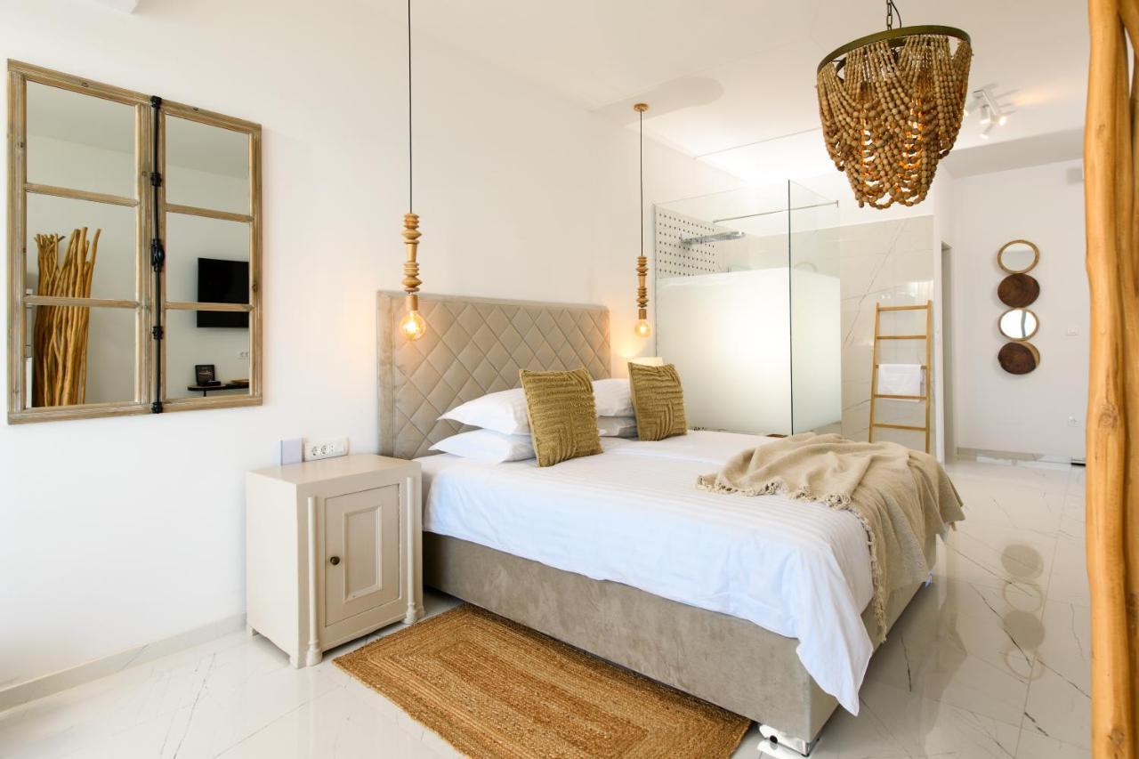 Gallery Luxury Suites & Rooms-Only Adults Split Exterior photo