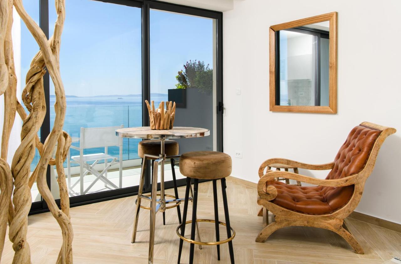 Gallery Luxury Suites & Rooms-Only Adults Split Exterior photo