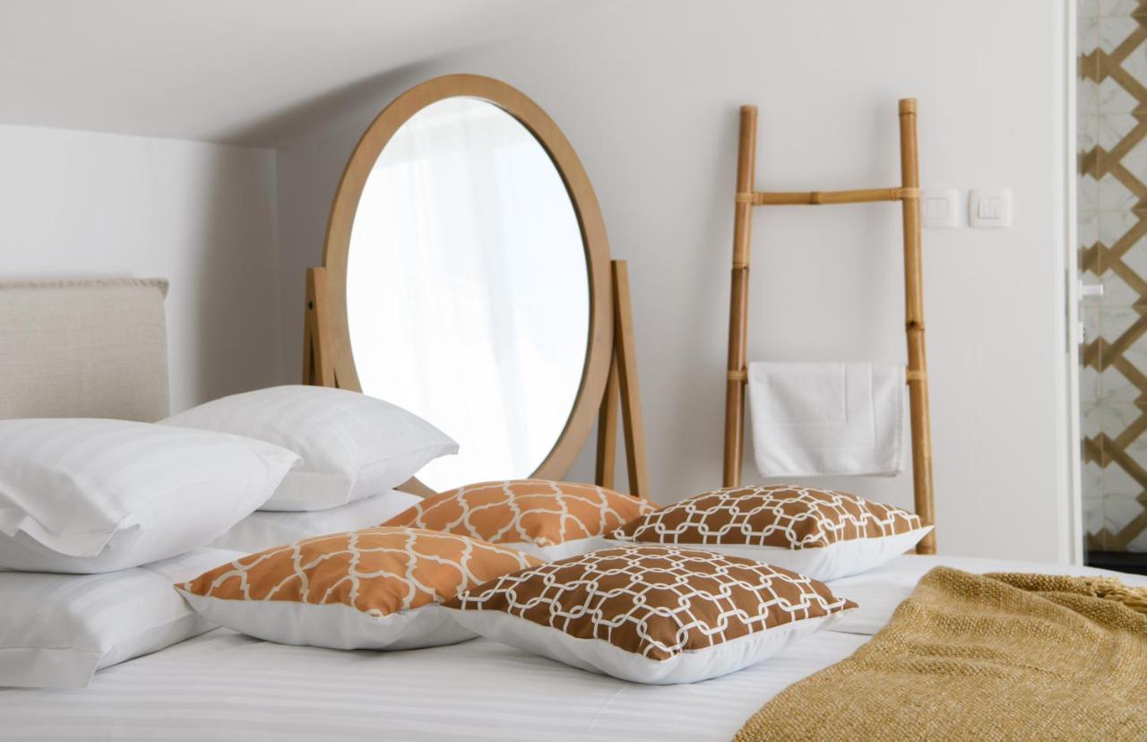 Gallery Luxury Suites & Rooms-Only Adults Split Exterior photo