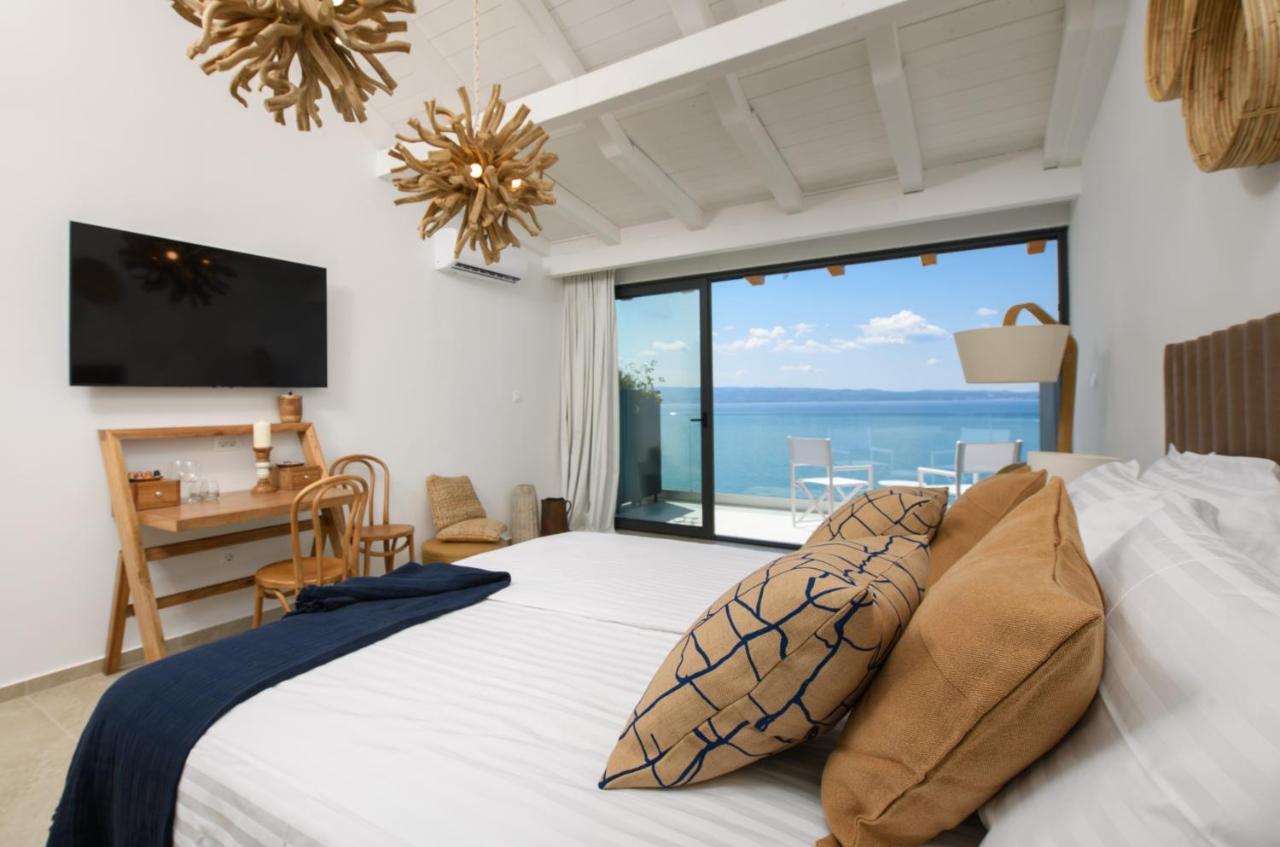 Gallery Luxury Suites & Rooms-Only Adults Split Exterior photo